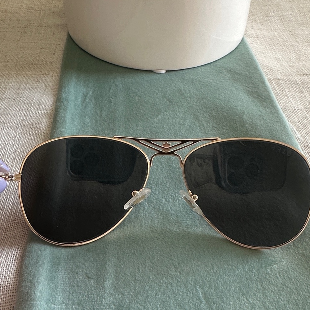 Diff Captain Marvel Aviator Sunglasses - Picture 4 of 6